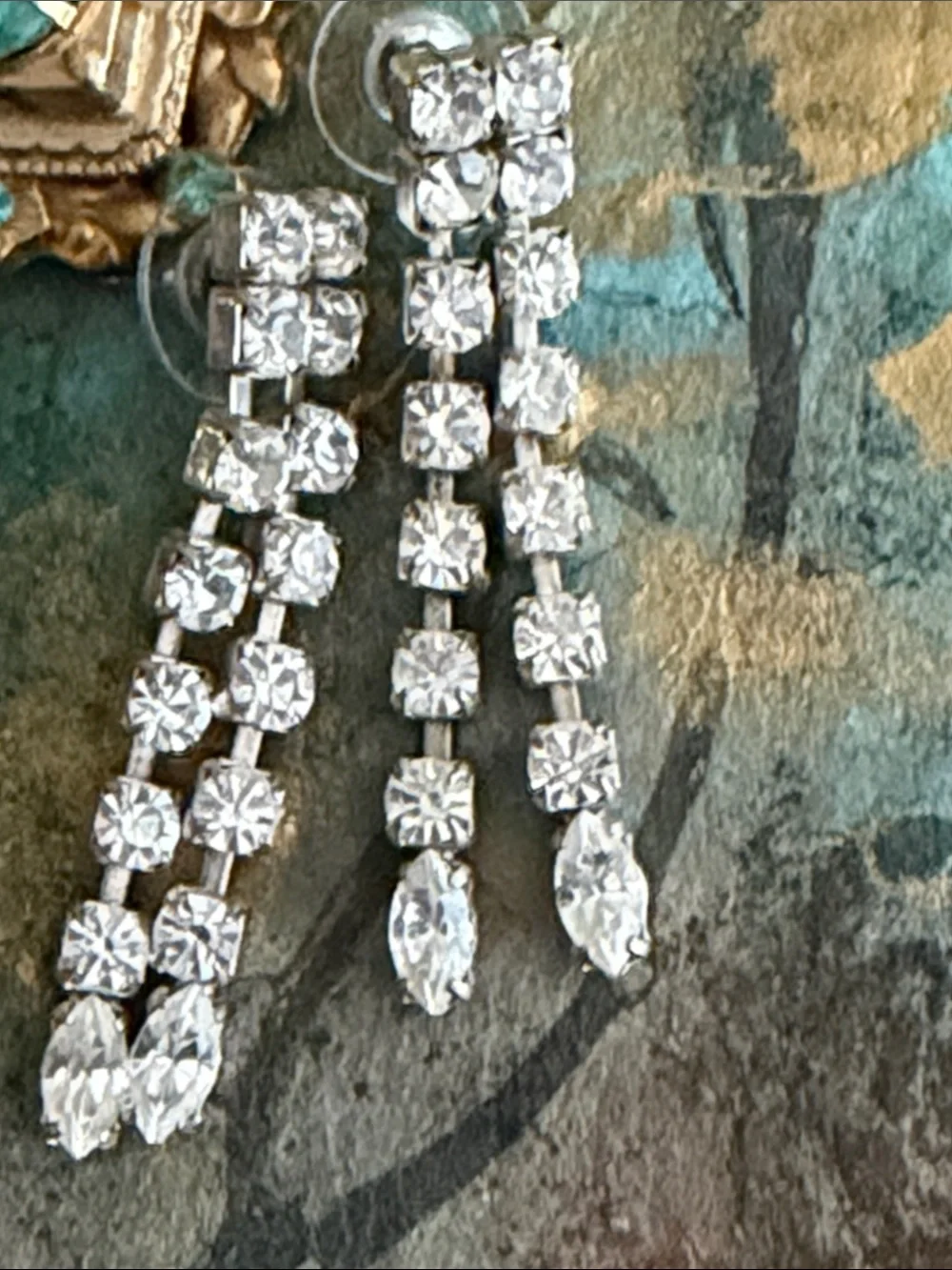 Rhinestone dangling pierced earrings two strands marquis shaped at the bottom